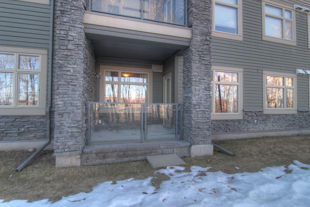 Pinnacle Inn & Suites Aspen YYC Zewnętrze zdjęcie