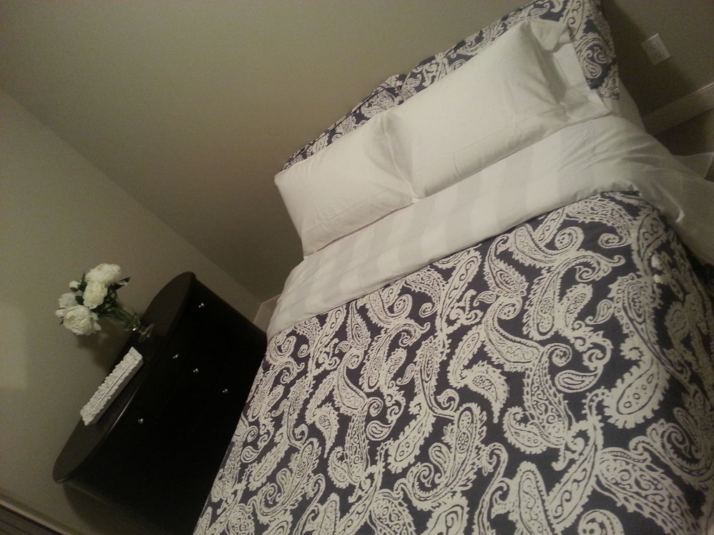 Pinnacle Inn & Suites Aspen YYC Zewnętrze zdjęcie