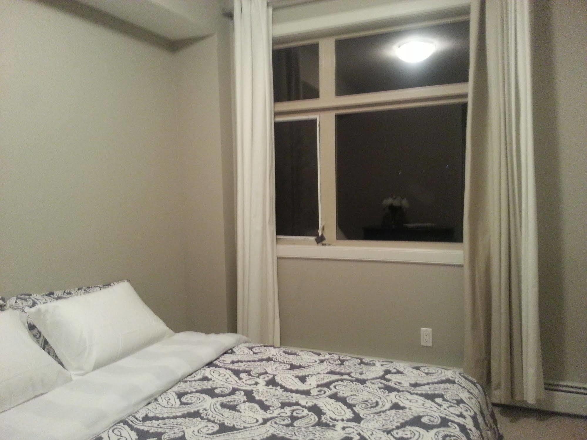 Pinnacle Inn & Suites Aspen YYC Zewnętrze zdjęcie