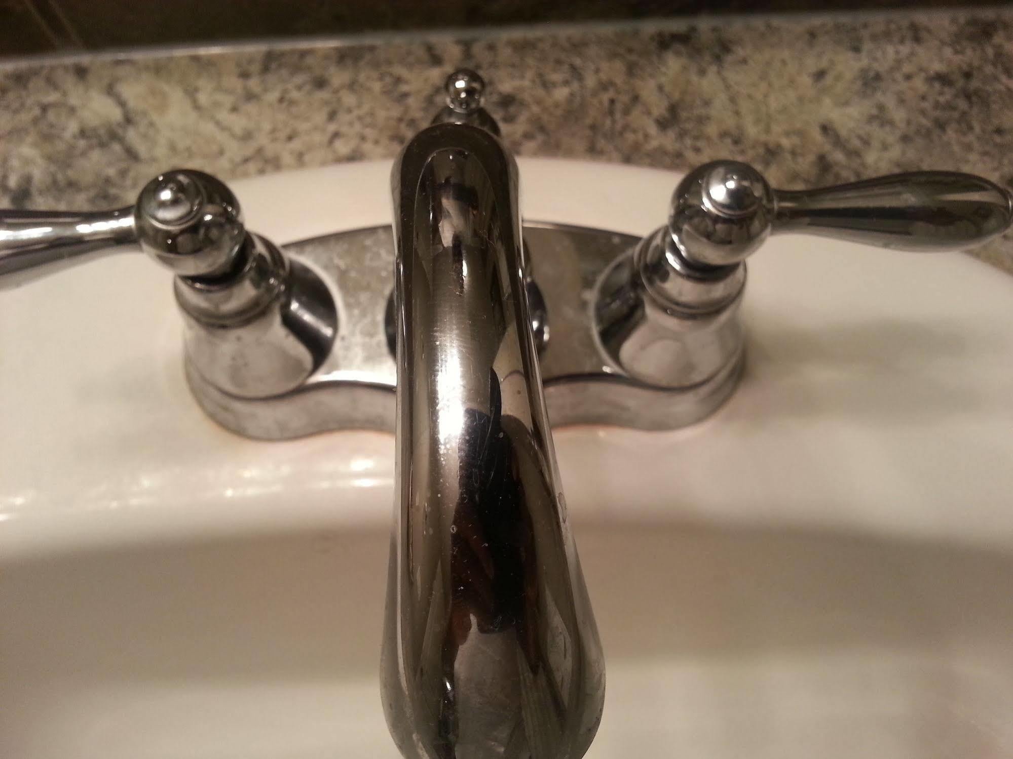 Pinnacle Inn & Suites Aspen YYC Zewnętrze zdjęcie